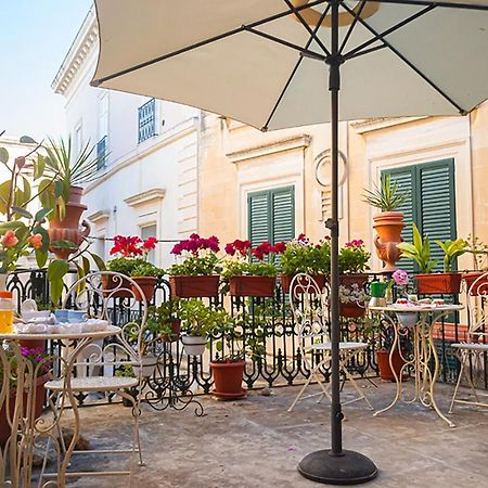 Antica Dimora Dei Nonni Bed & Breakfast Lecce Exterior photo